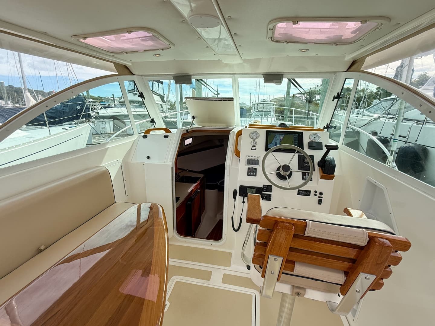 2004 Hunt Yachts SurfHunter 29