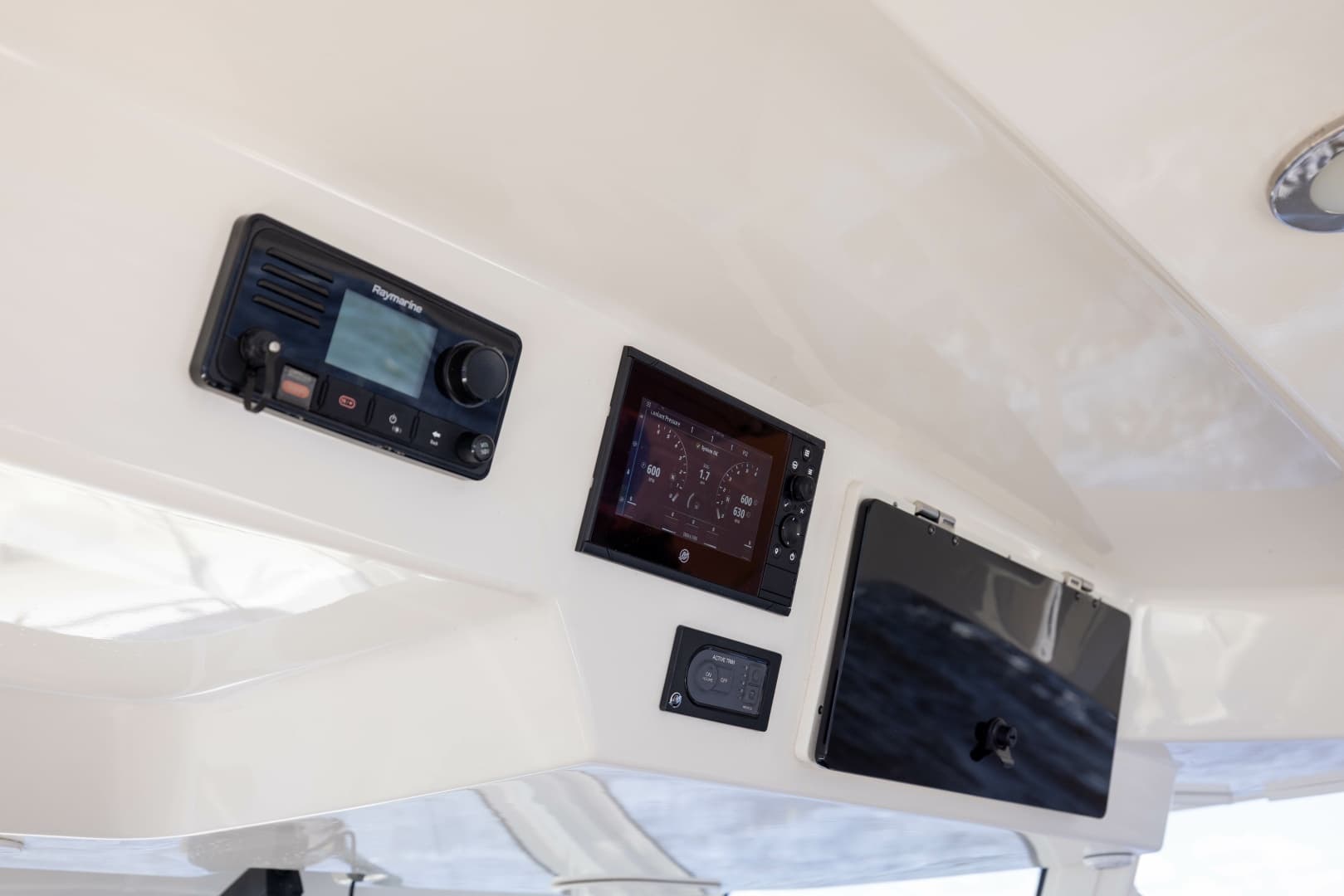 2021 Boston Whaler Realm