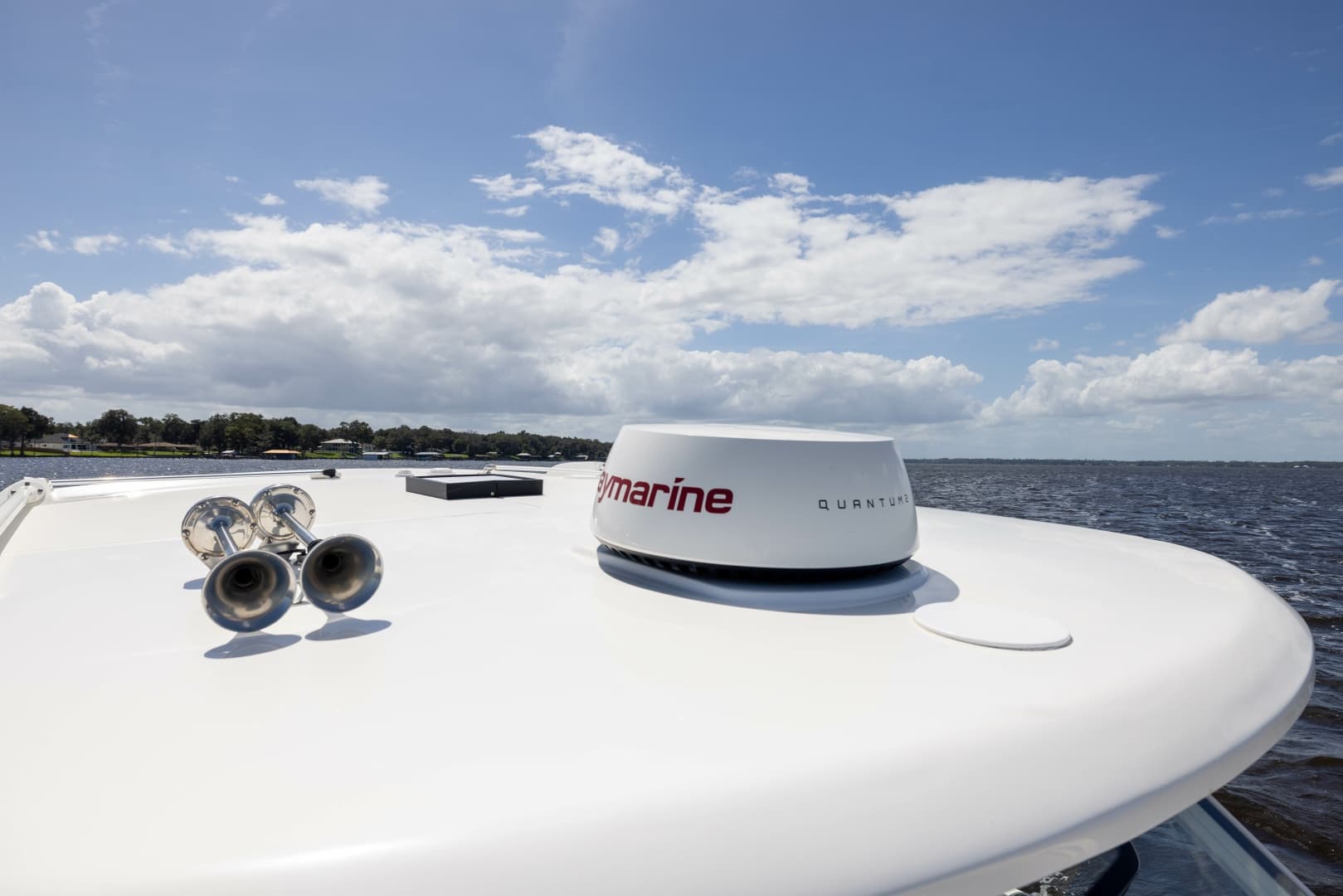 2021 Boston Whaler Realm