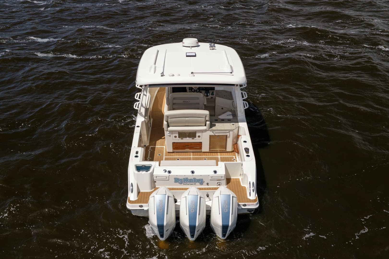 2021 Boston Whaler Realm