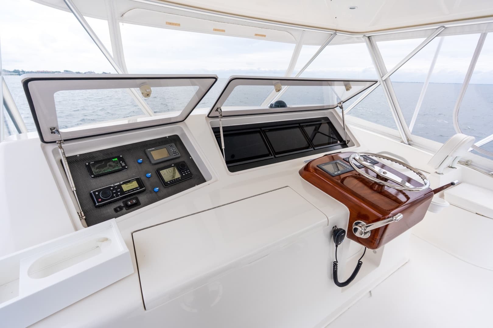 2007 Viking 48 Convertible