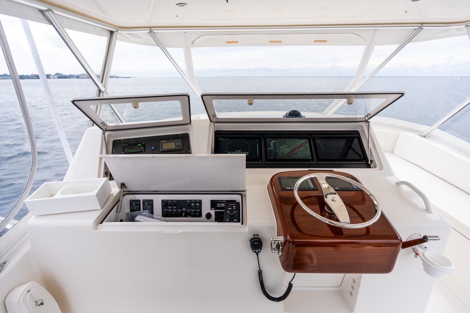 2007 Viking 48 Convertible