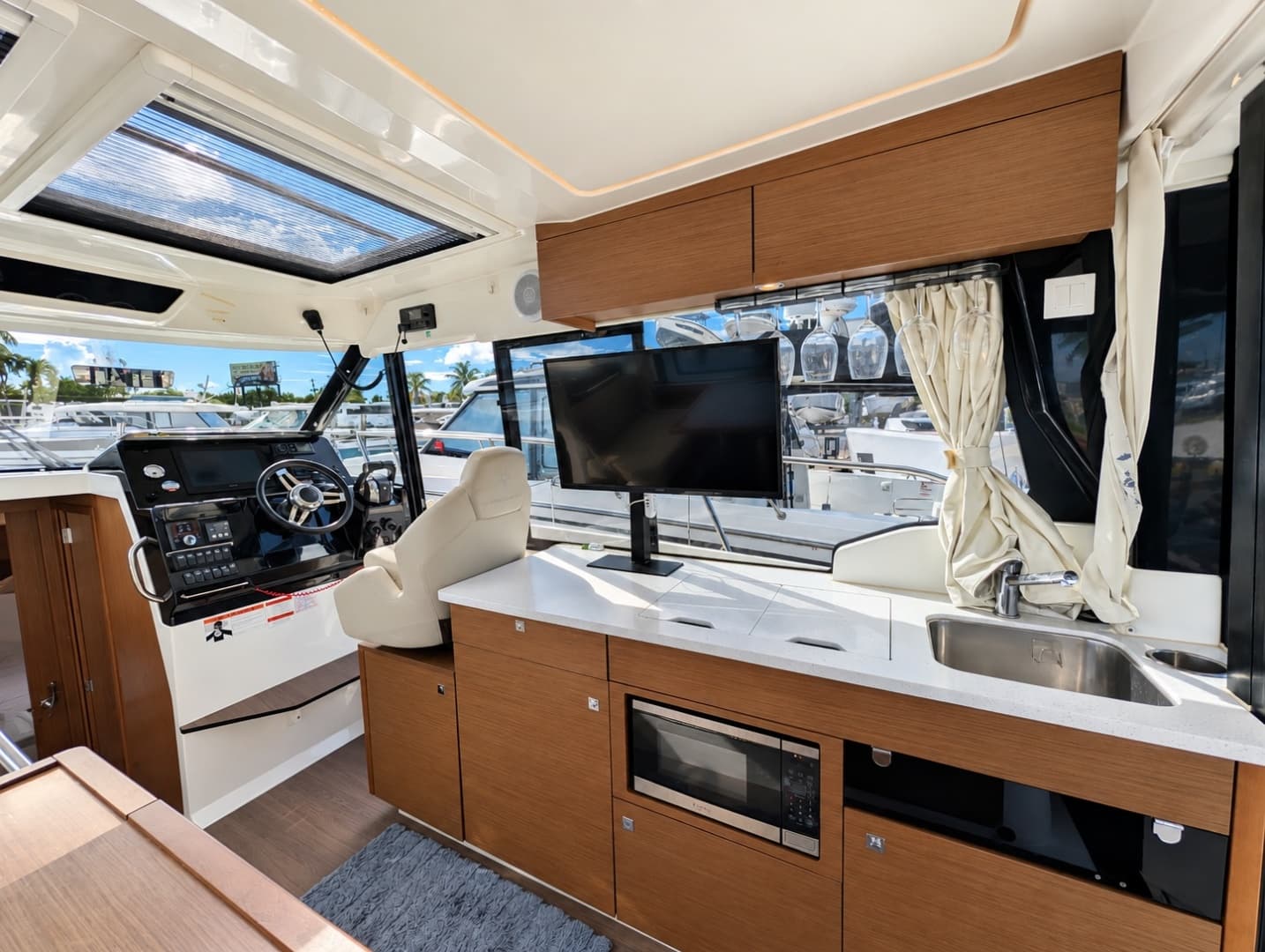 2022 Jeanneau NC 1095 Coupe