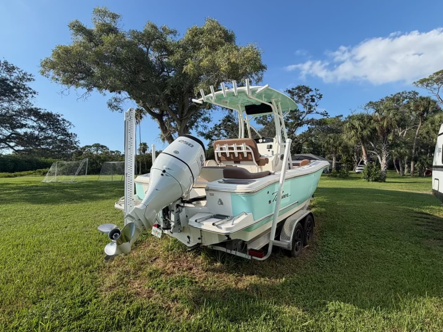 2021 Pioneer 222 Islander