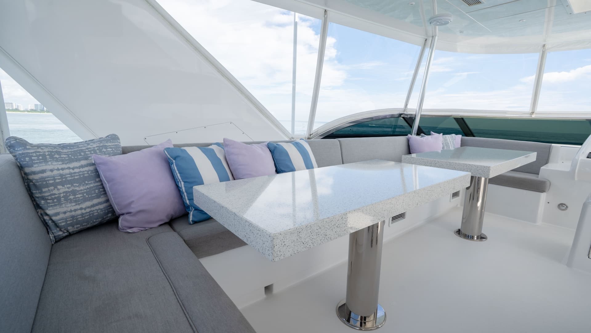 2018 Hatteras M75