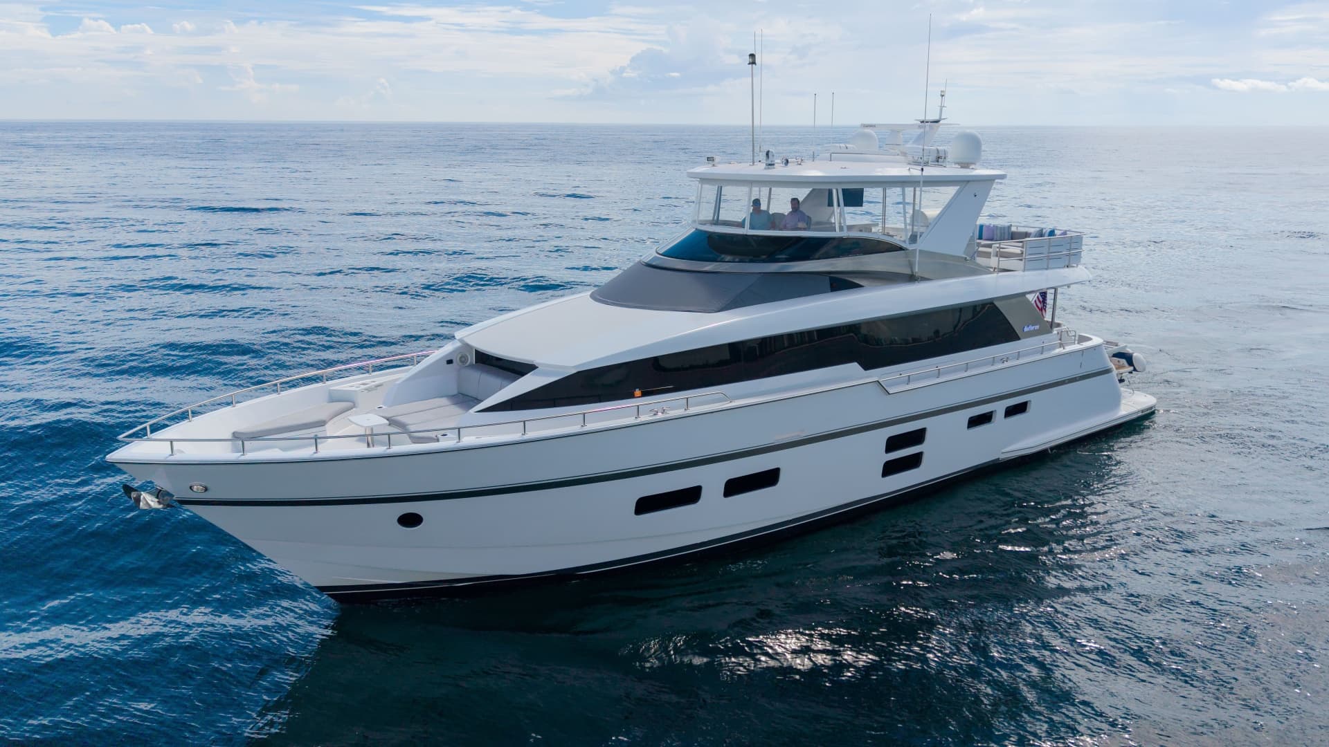 2018 Hatteras M75