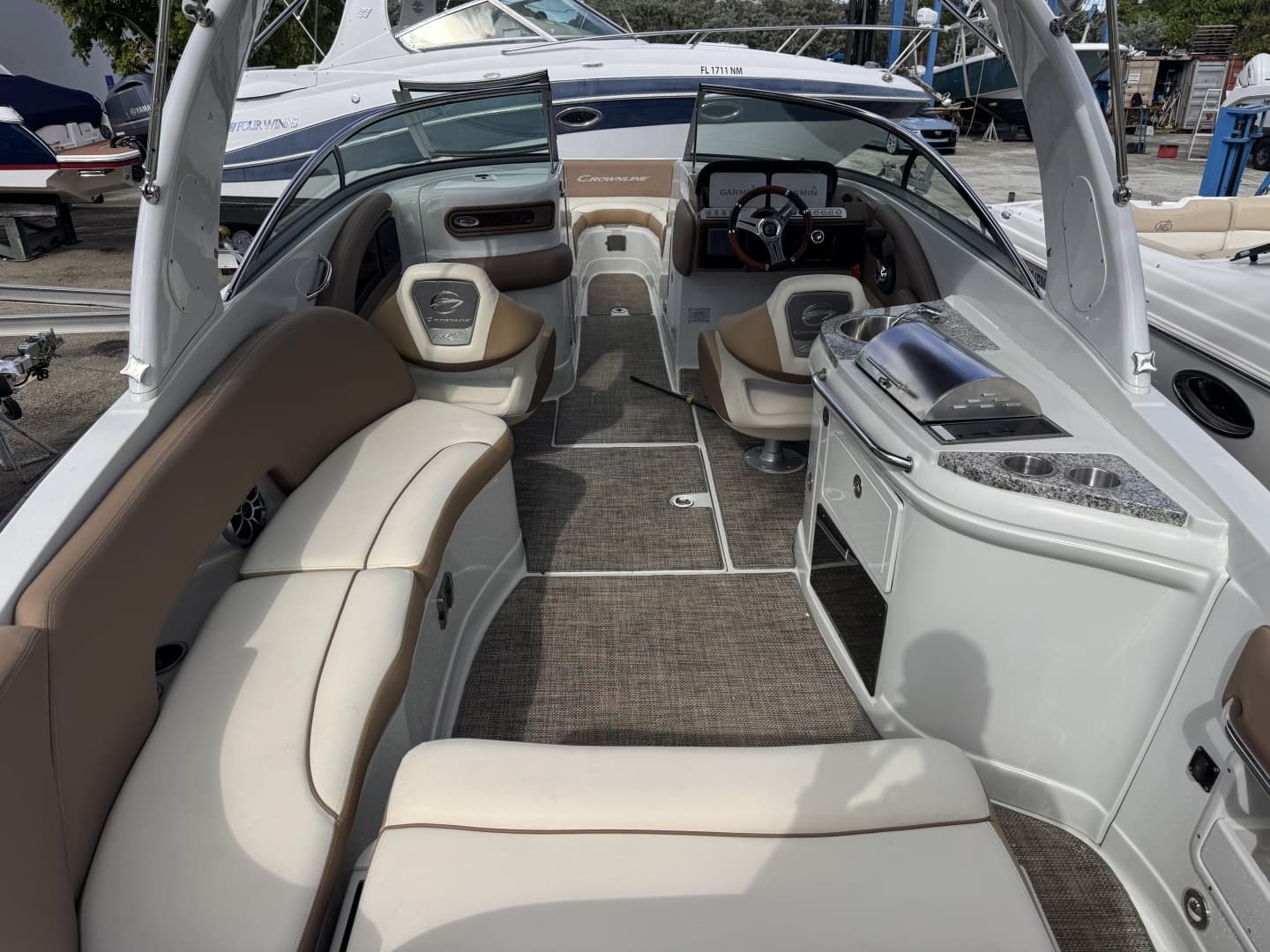 2022 Crownline 