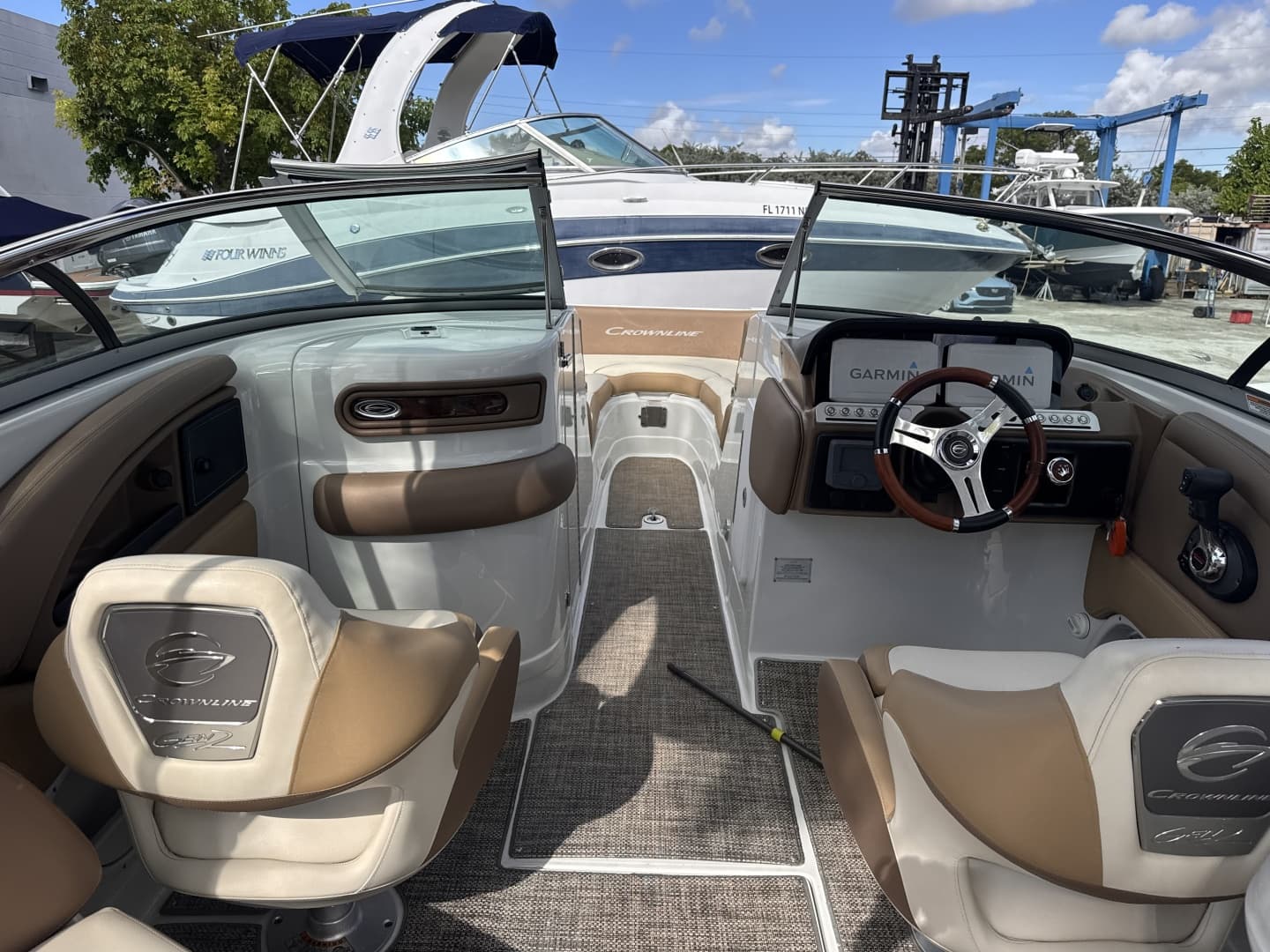 2022 Crownline 