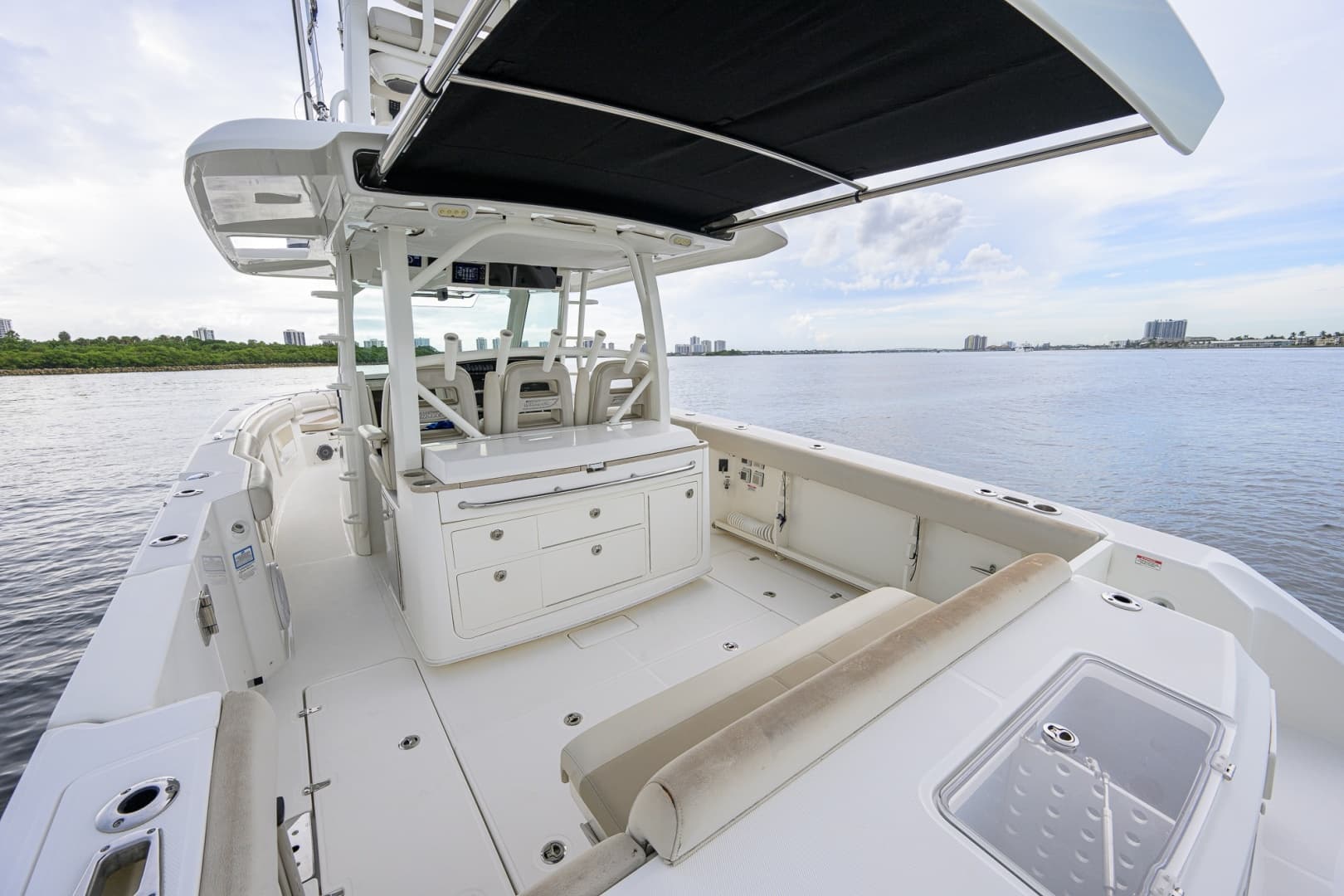 2018 Boston Whaler 380 Outrage
