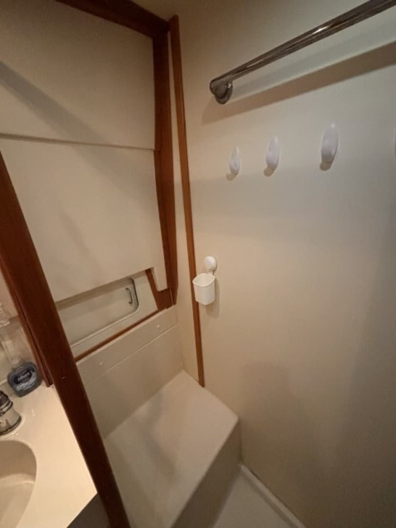 Shower Aft