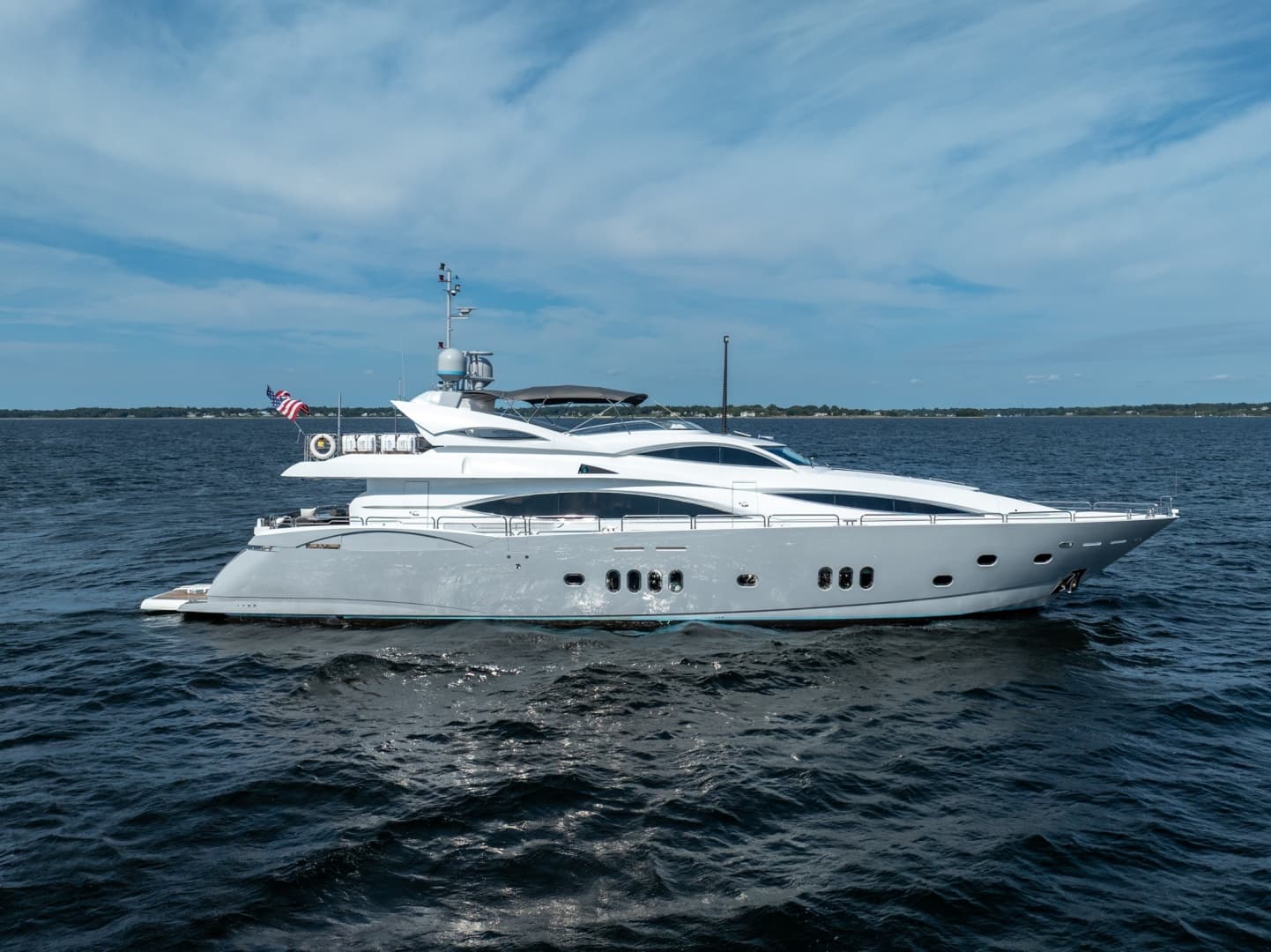 2004 Sunseeker 105 Yacht