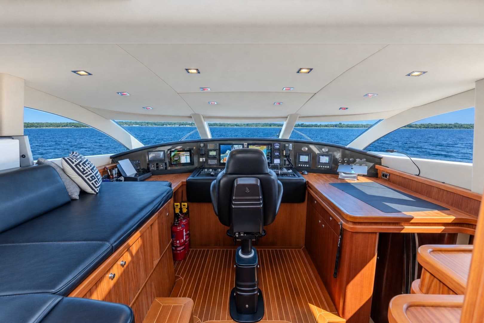 2004 Sunseeker 105 Yacht