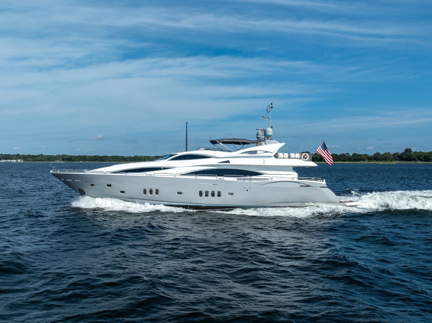 2004 Sunseeker 105 Yacht