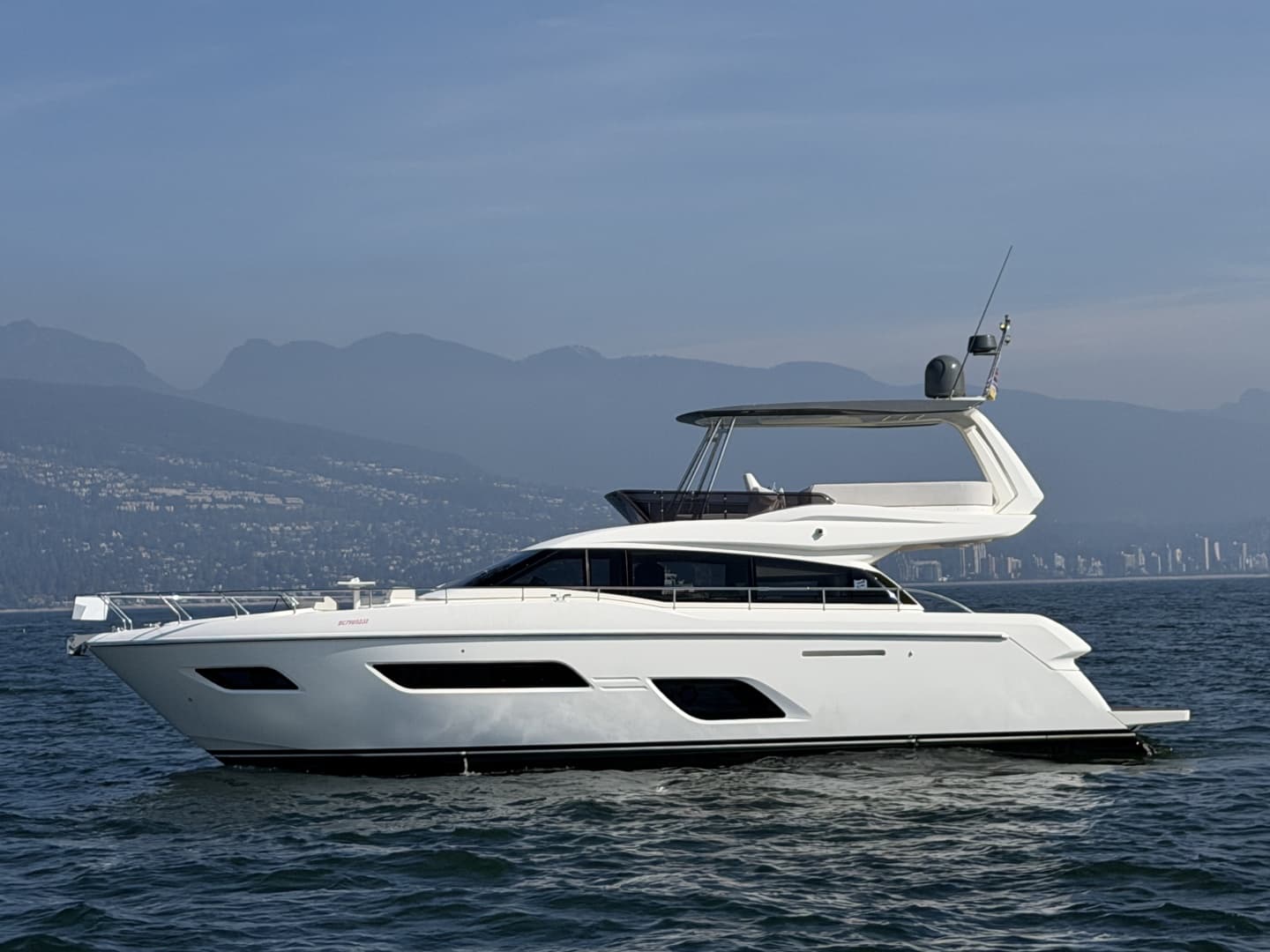 2020 Ferretti Yachts 550 Fly