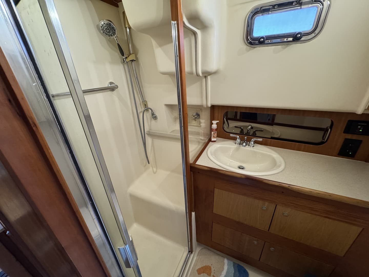 2004 Mainship 