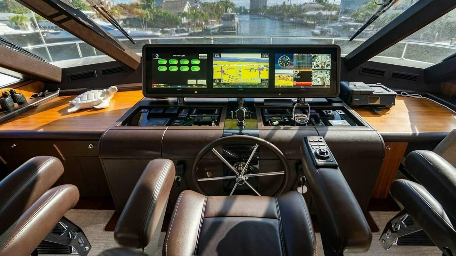 Helm Station