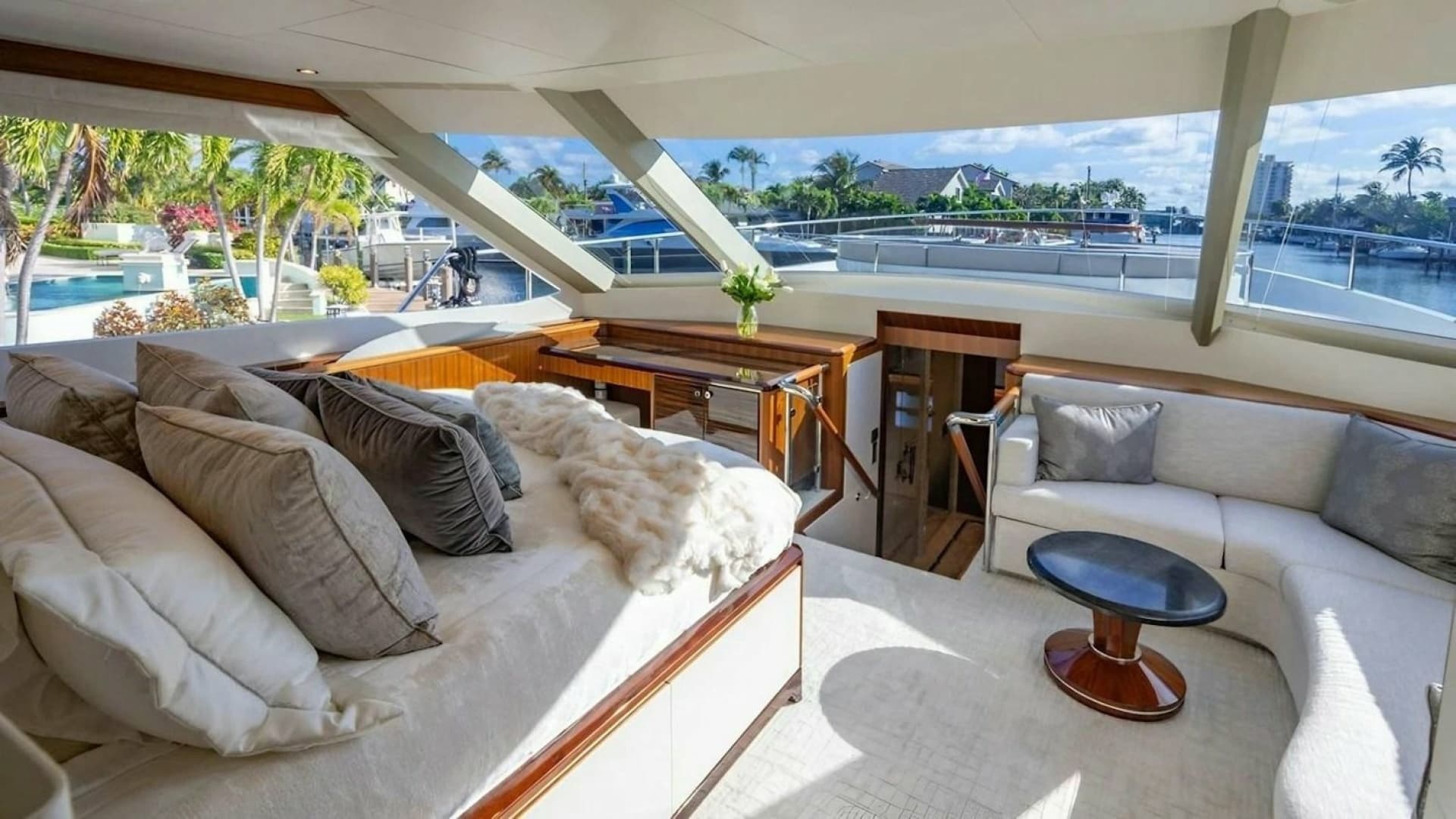 Master Stateroom - Main Deck Forward