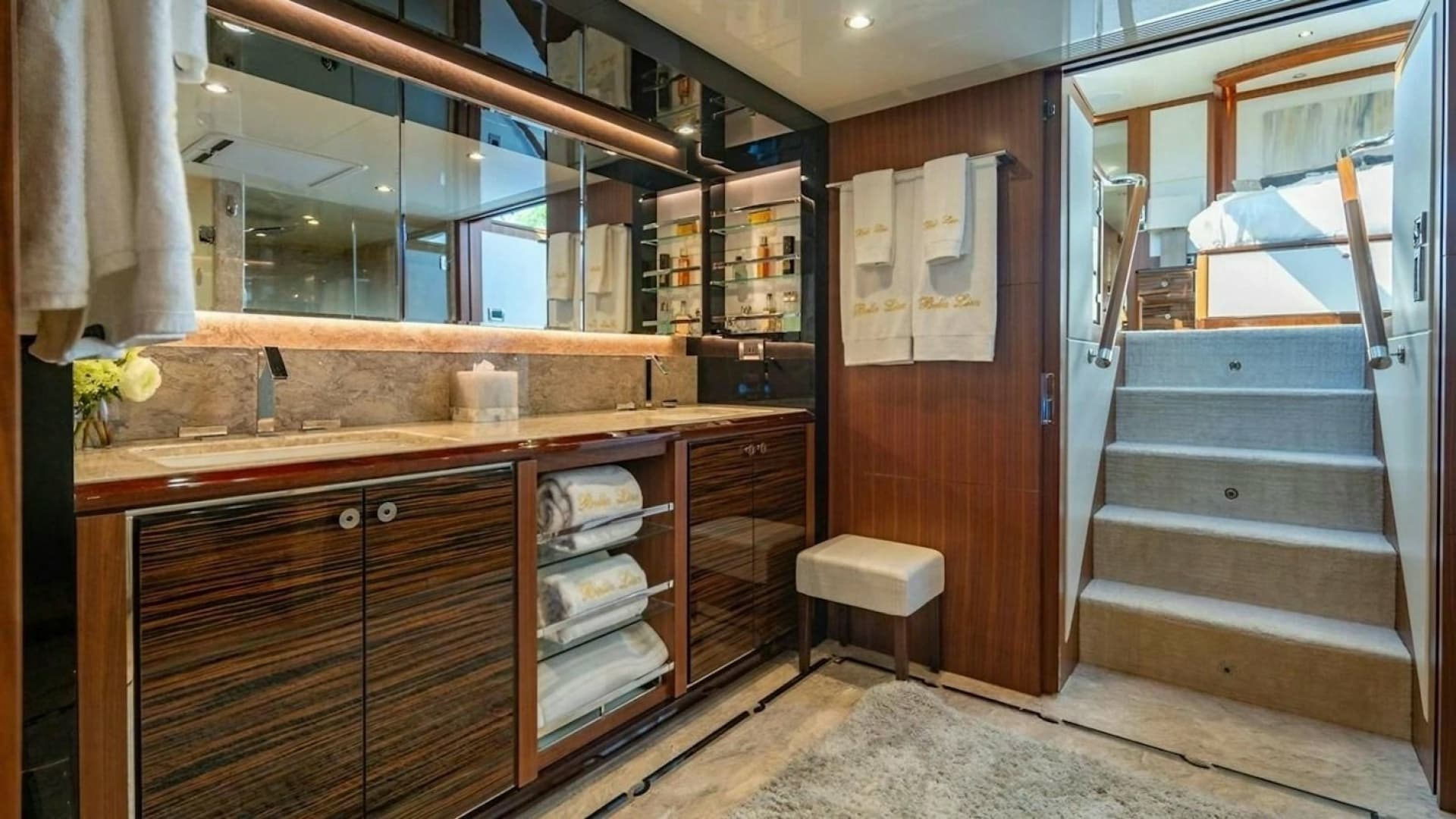 En-Suite Master Head - Main Deck Forward