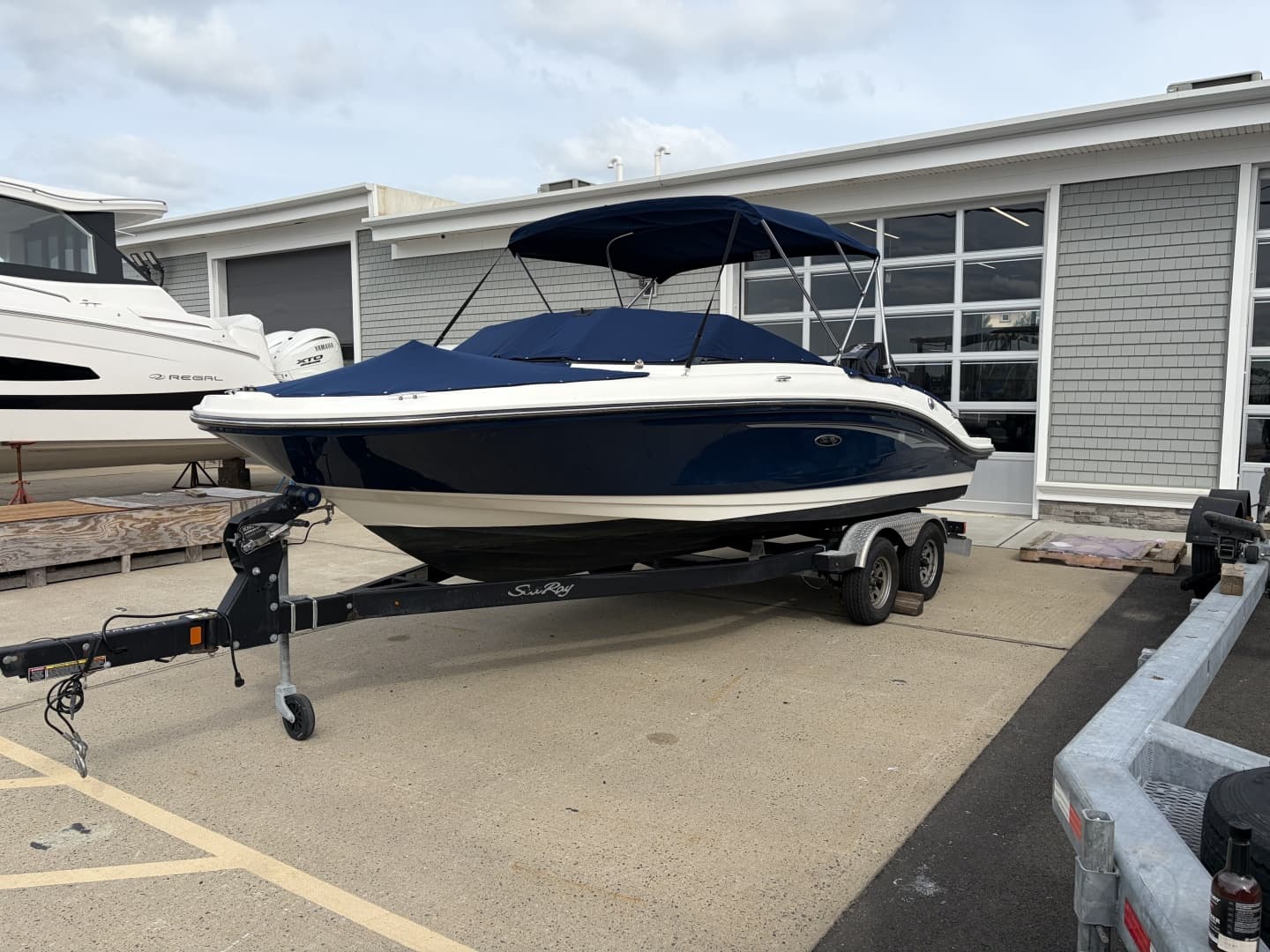 2020 Sea Ray SPX 210 Outboard