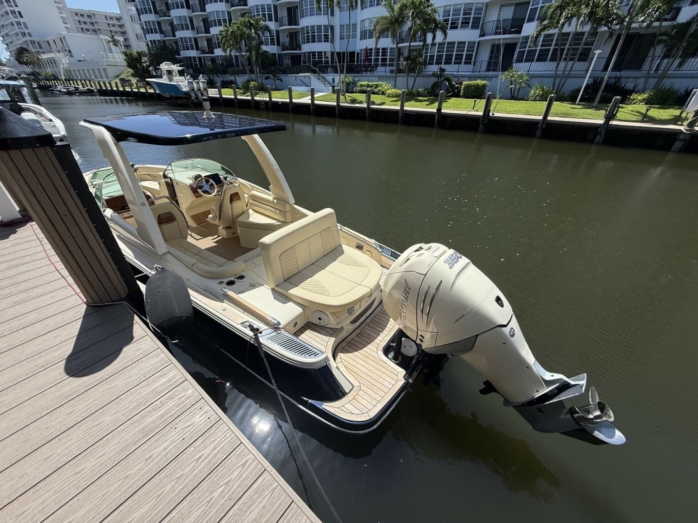 2022 Chris-Craft 