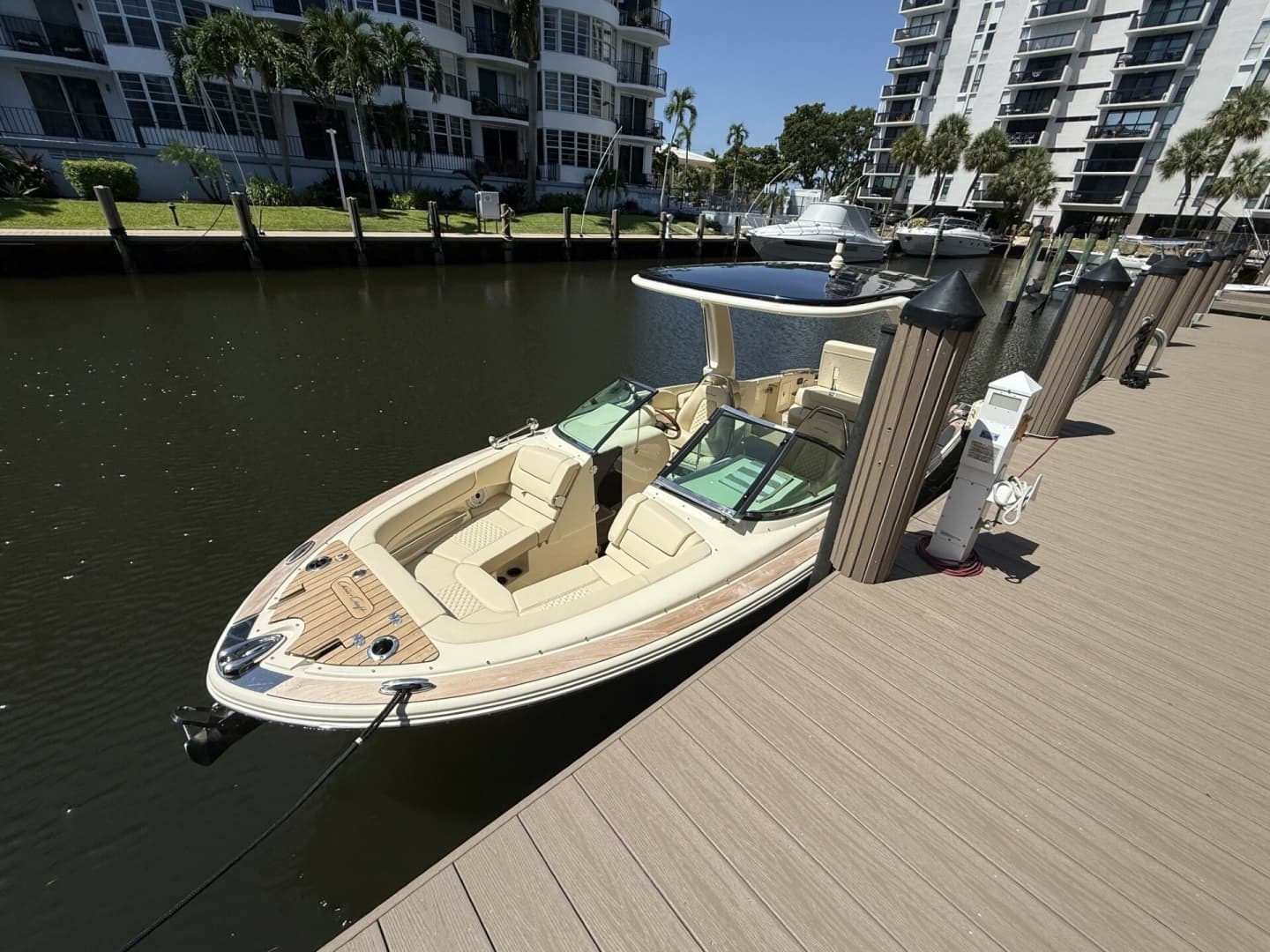 2022 Chris-Craft Launch 25 GT