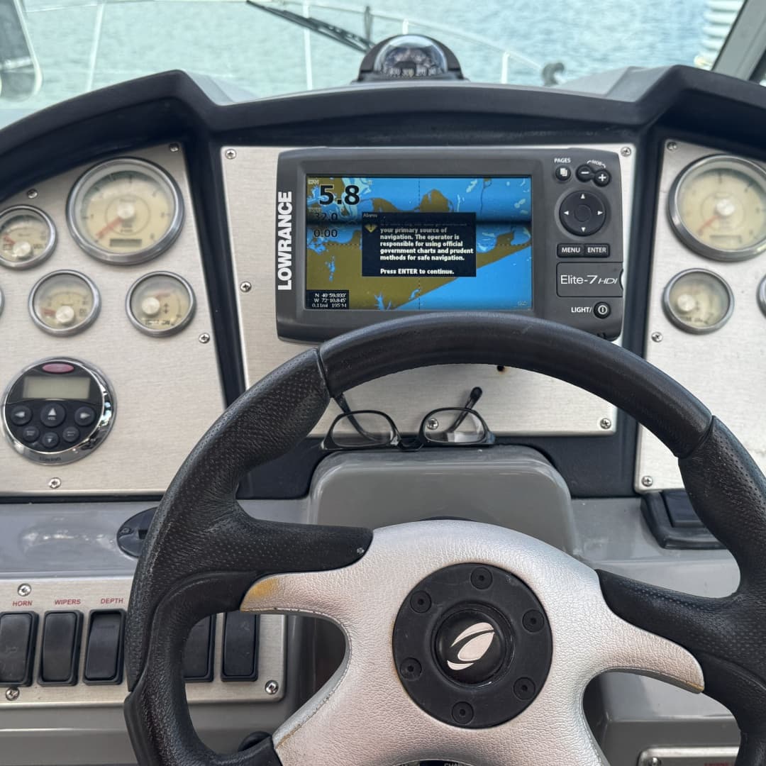 2007 Cruisers Yachts 