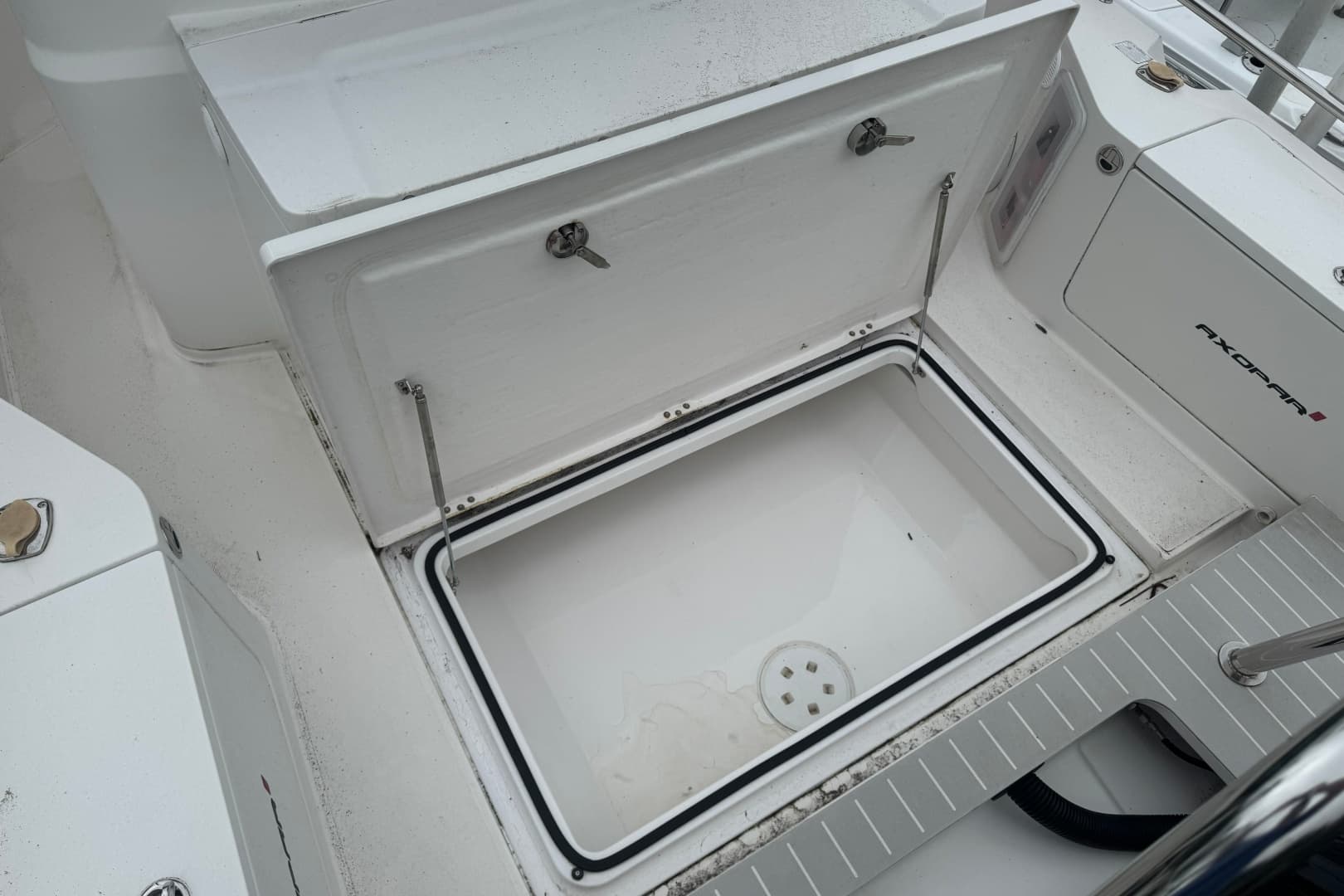 2020 Axopar 28 Cabin