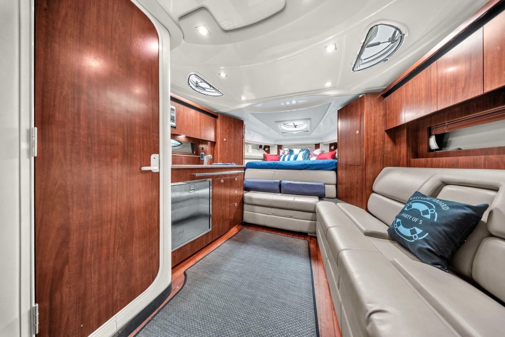 2014 Monterey 320 Sport Yacht