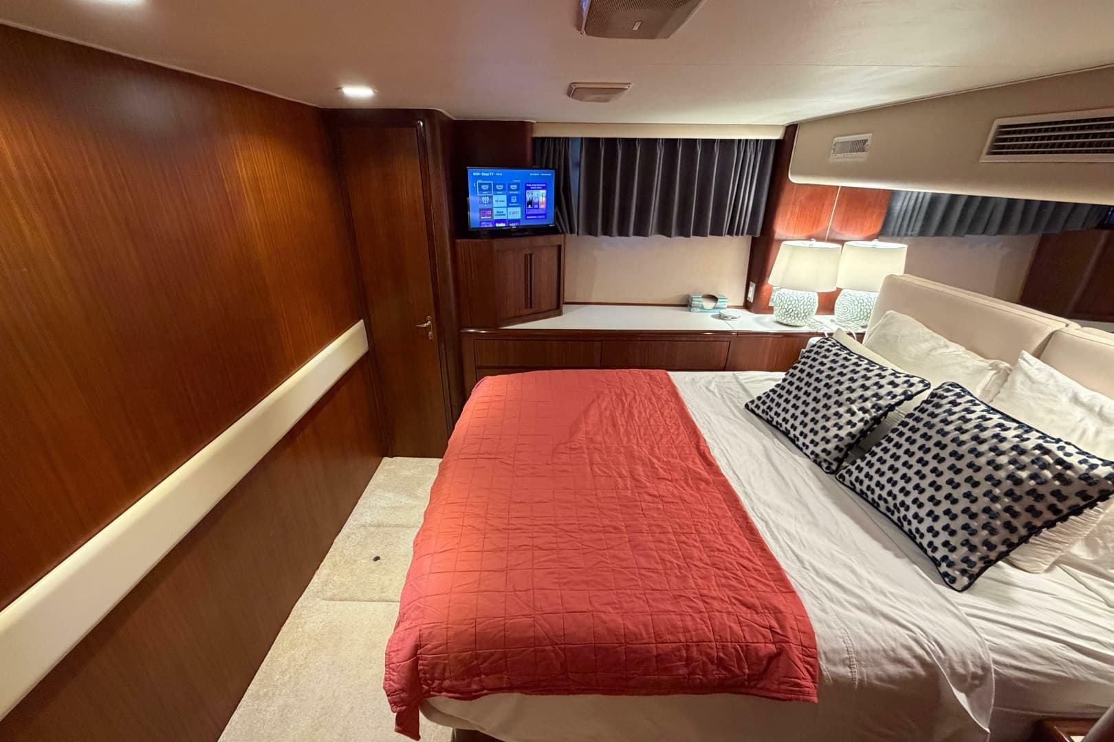 1991 Hatteras 70 Cockpit Motor Yacht