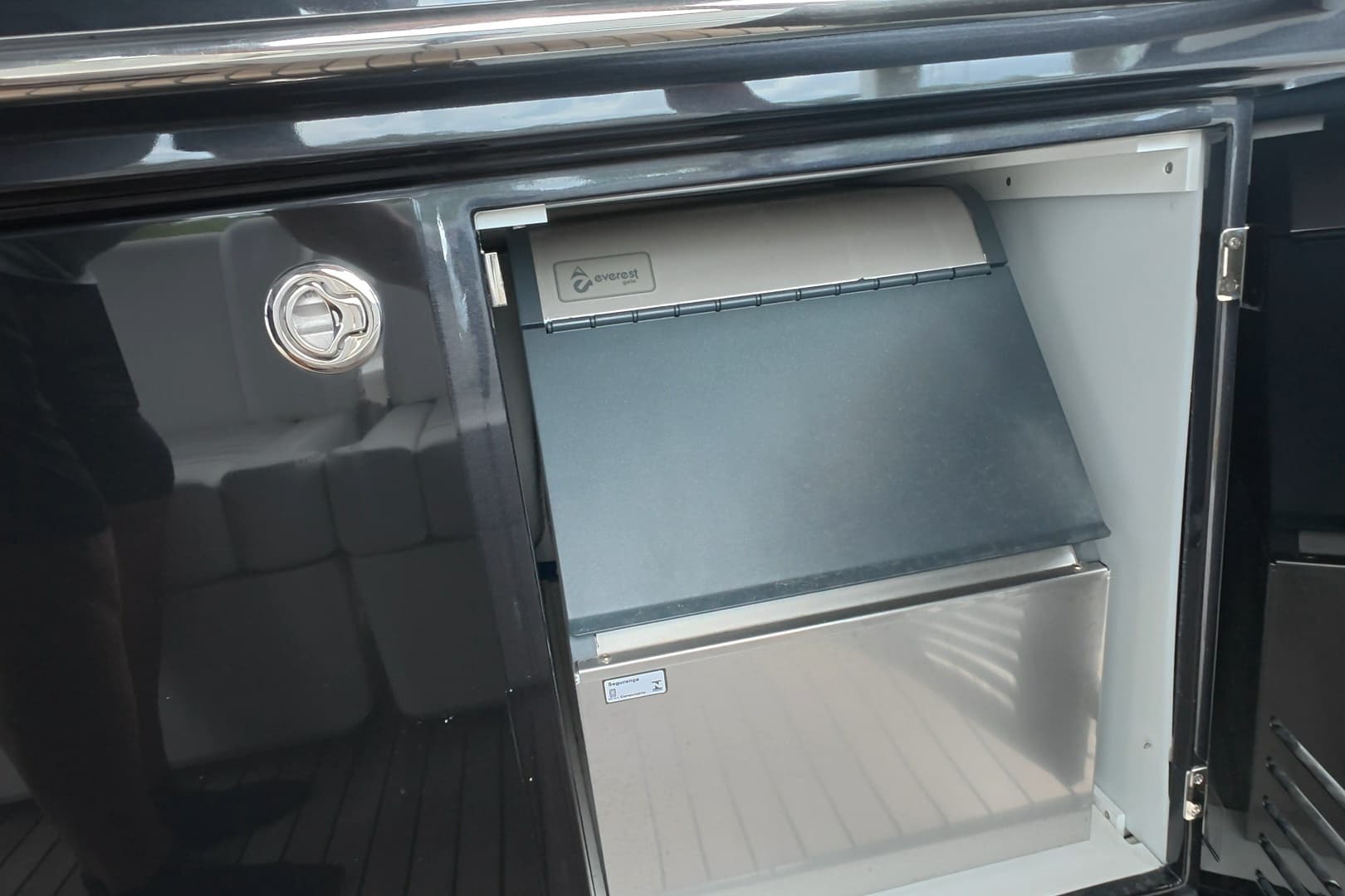 2025 Schaefer V44