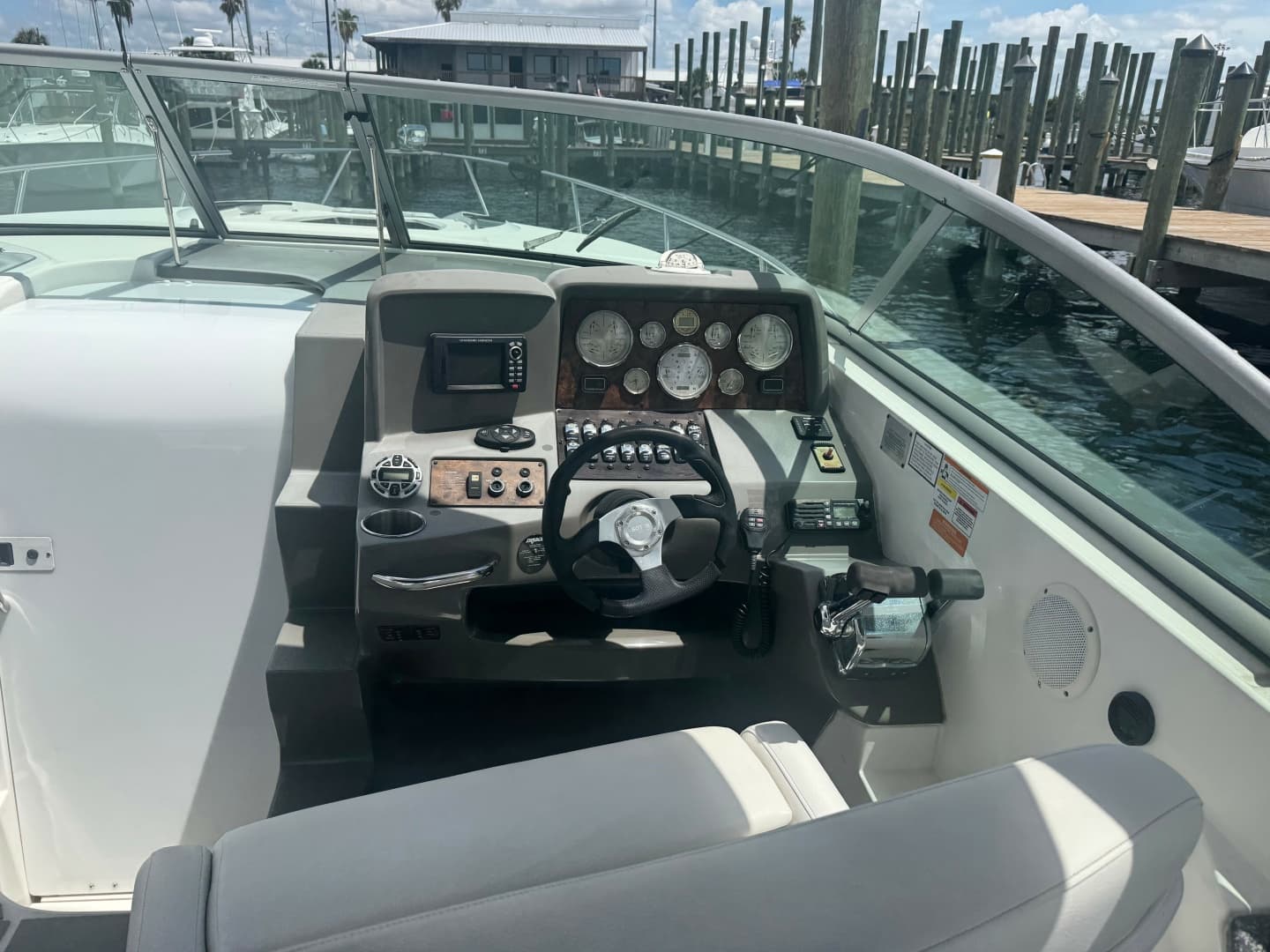 2013 Rinker 310 Express Cruiser