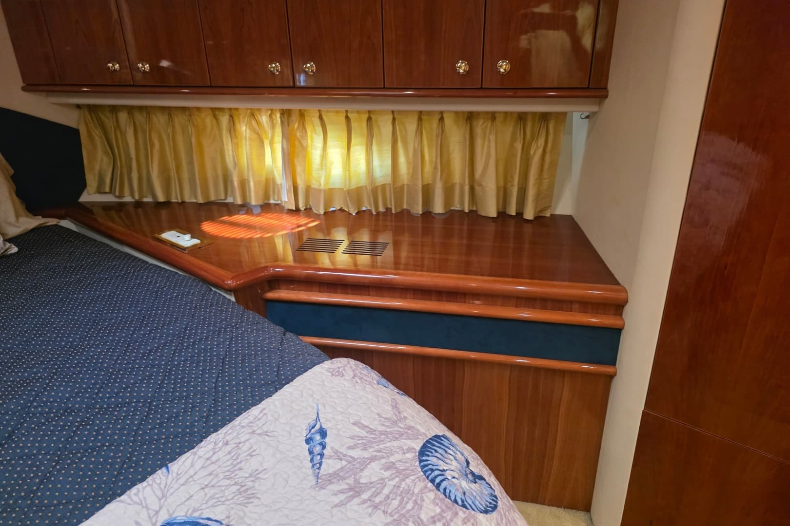 2002 Neptunus 56 Flybridge