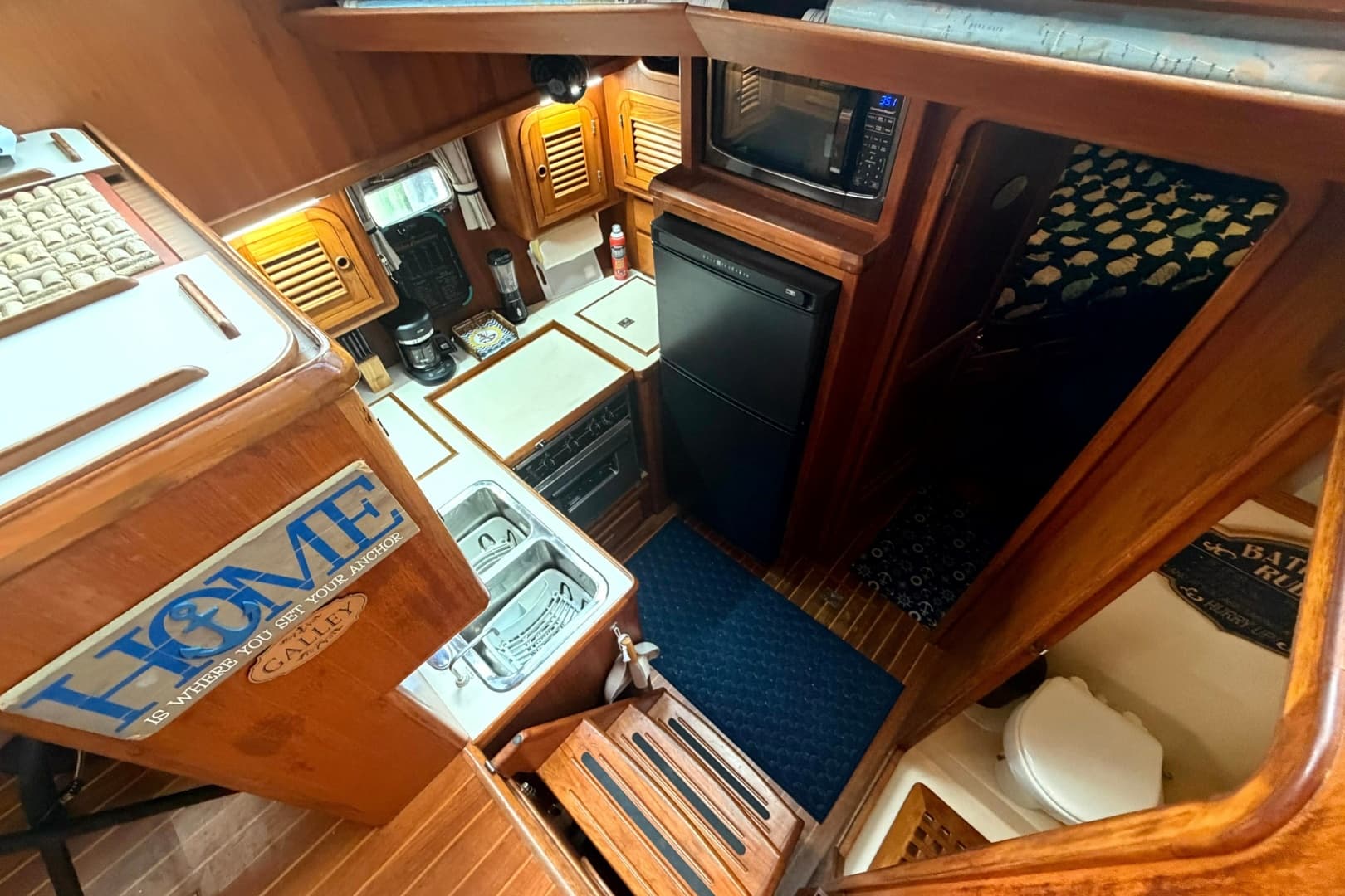 1998 Heritage East 36 Sundeck Trawler