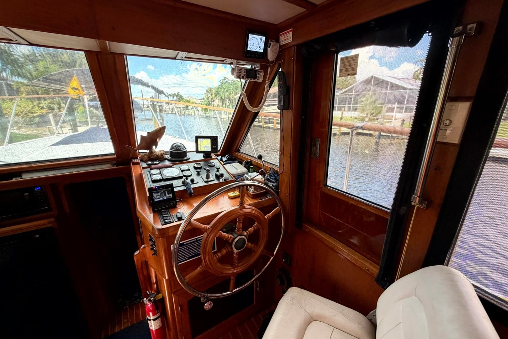 1998 Heritage East 36 Sundeck Trawler