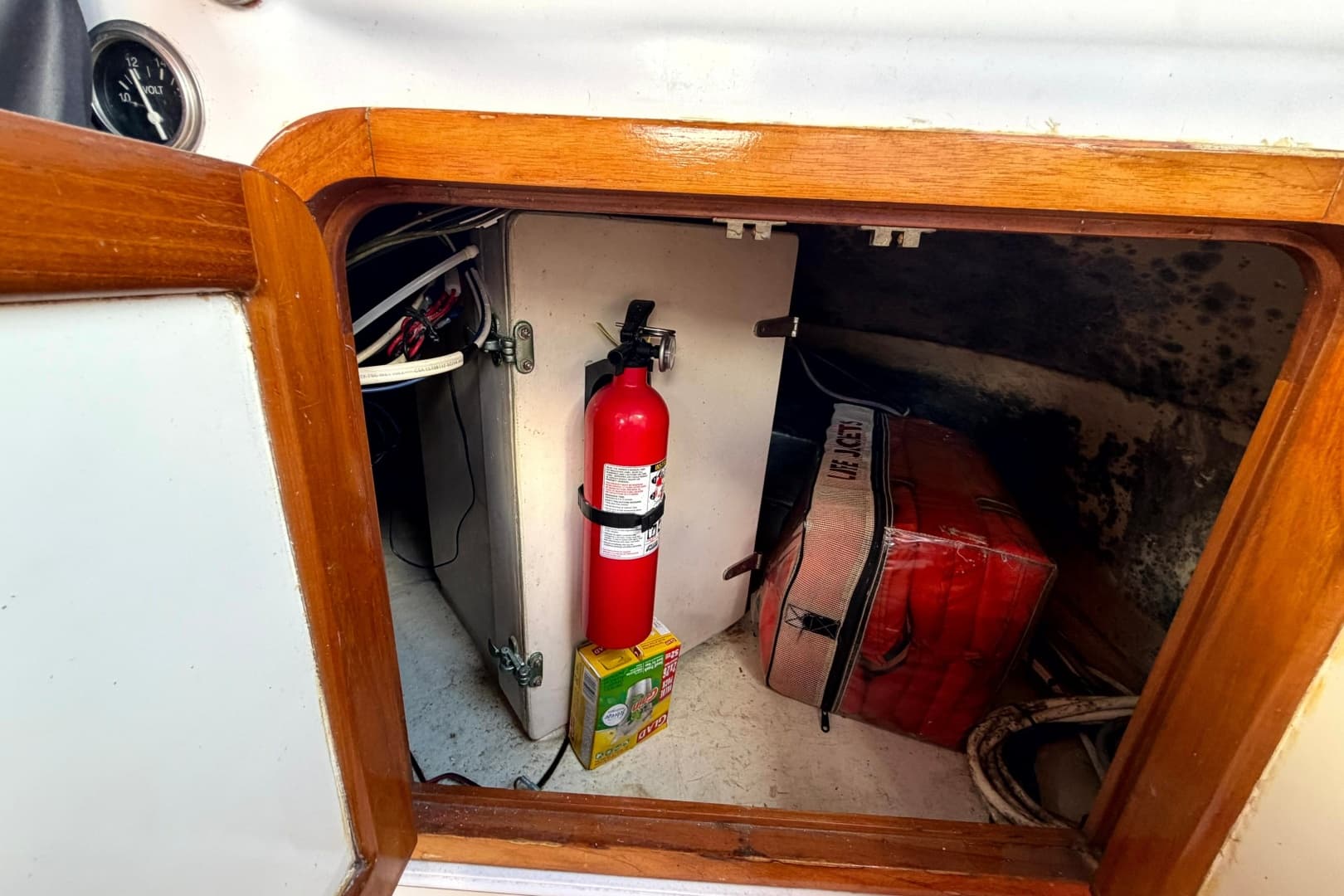 1998 Heritage East 36 Sundeck Trawler