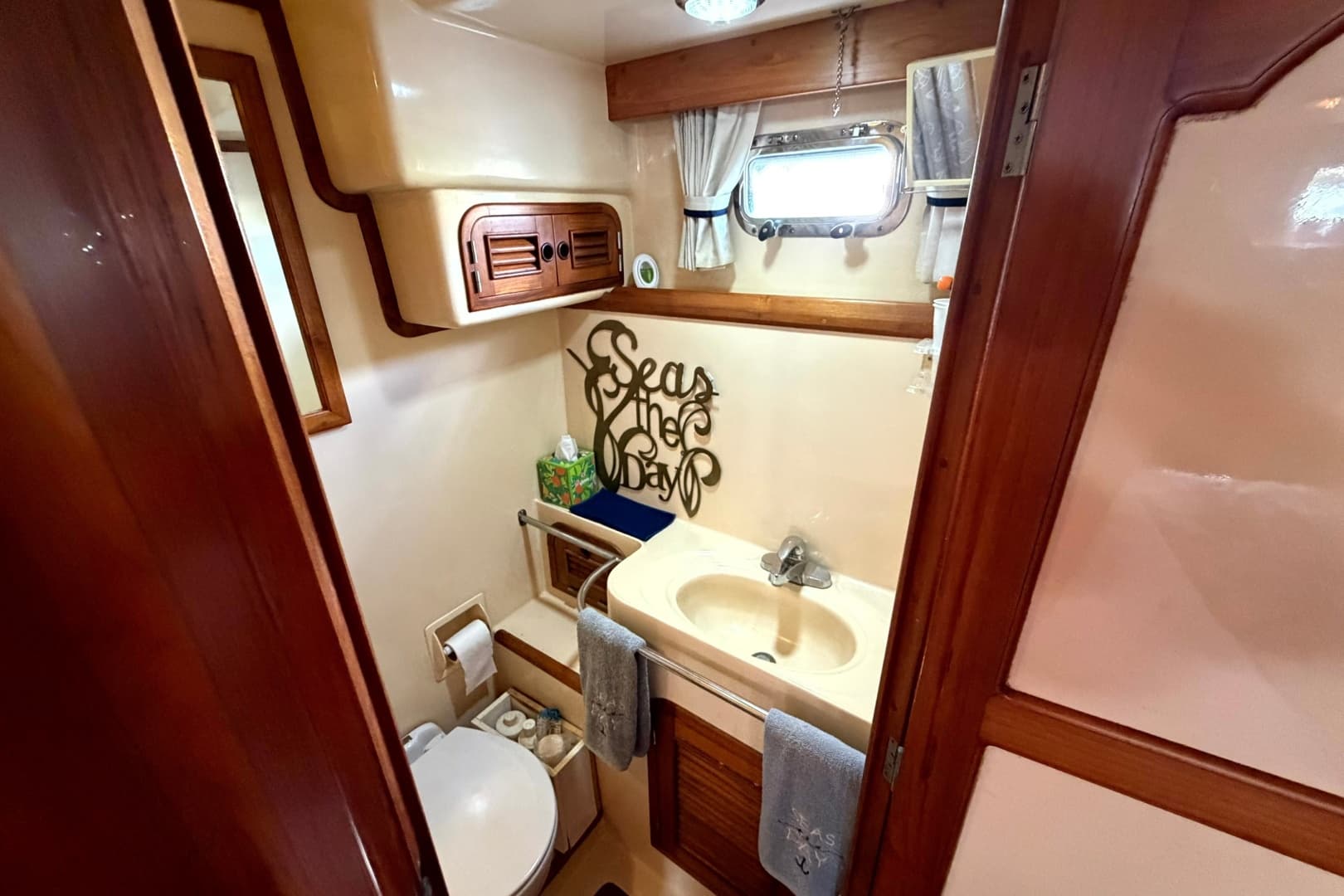 1998 Heritage East 36 Sundeck Trawler