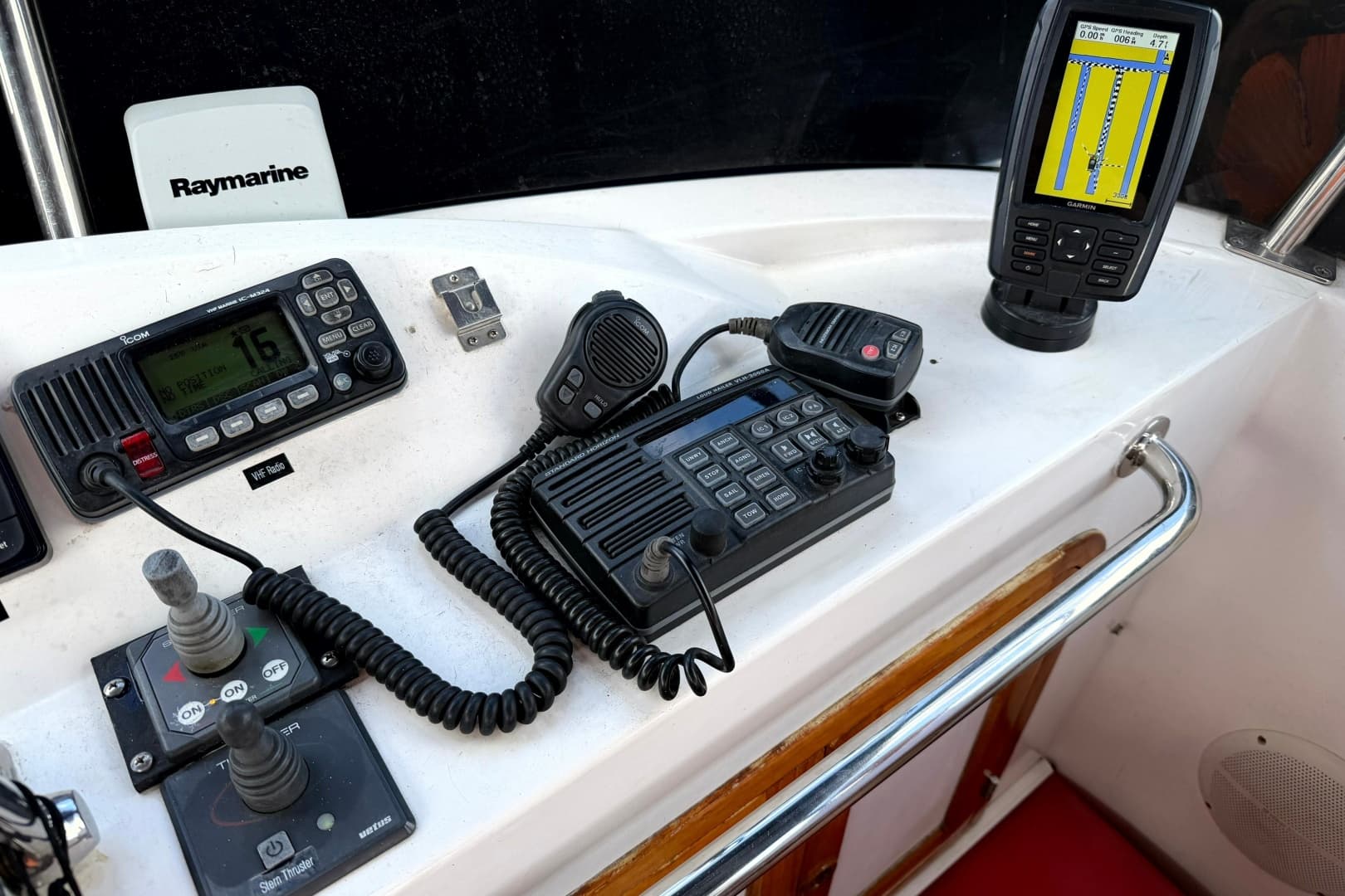 1998 Heritage East 36 Sundeck Trawler