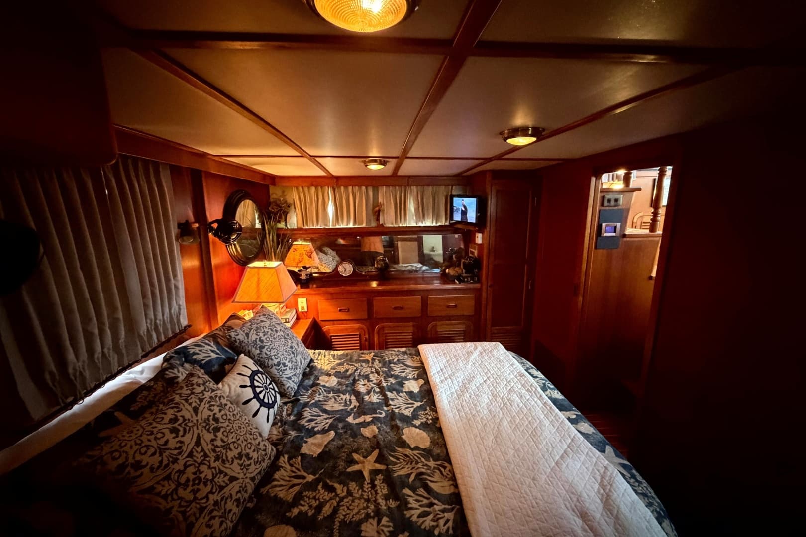 1998 Heritage East 36 Sundeck Trawler