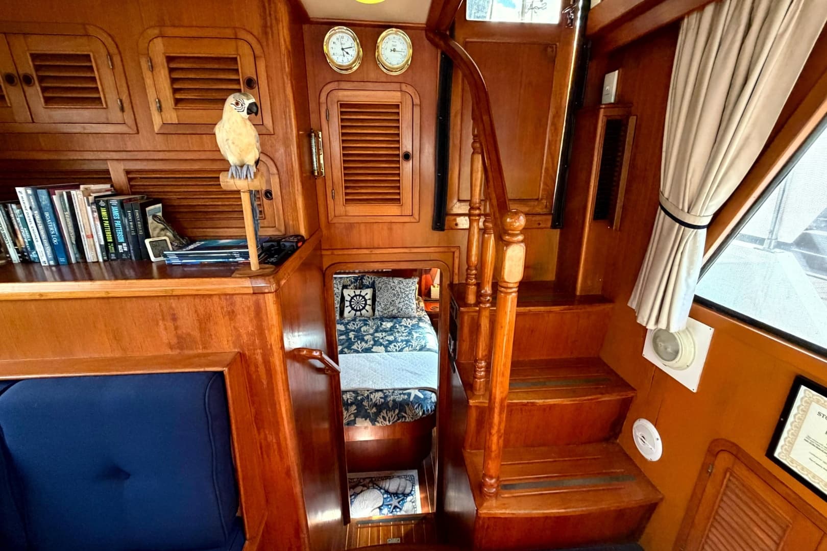1998 Heritage East 36 Sundeck Trawler