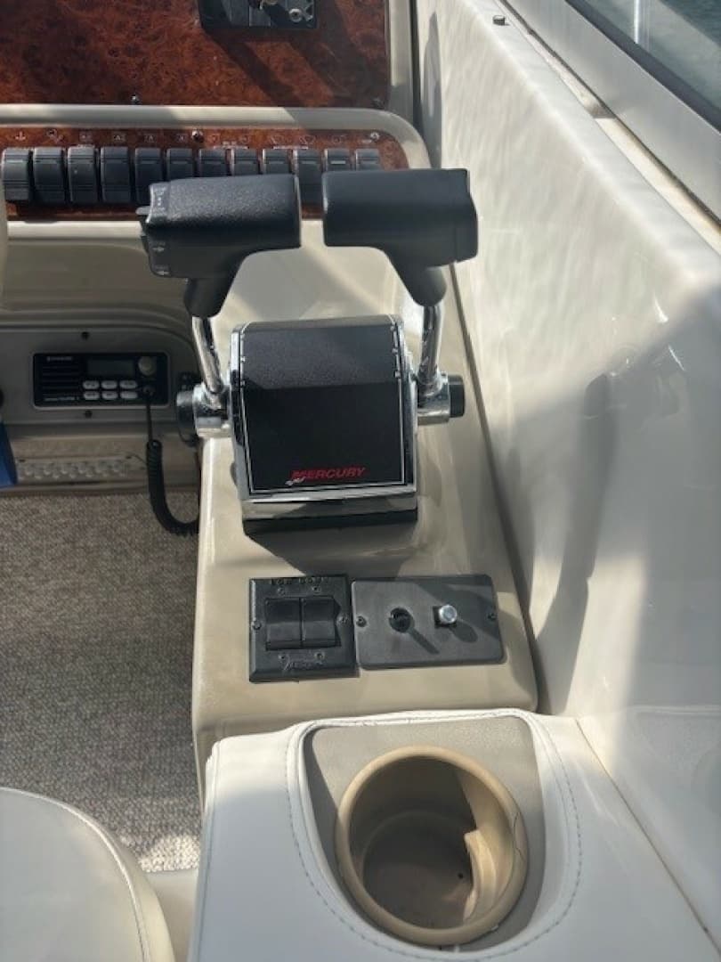 2000 Bayliner 3055 Ciera