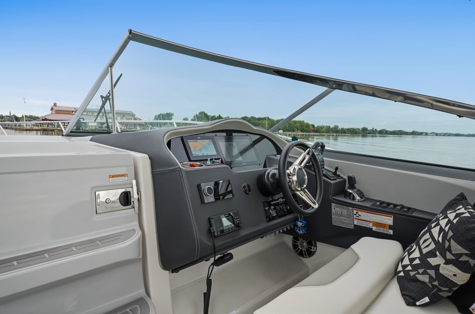2021 Regal 33 Express