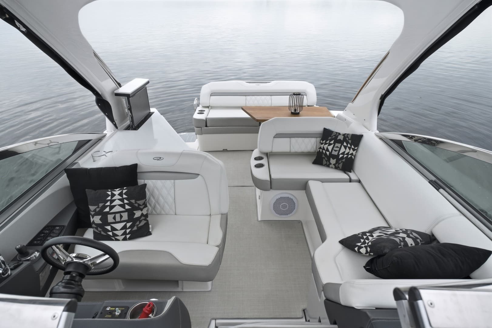 2021 Regal 33 Express