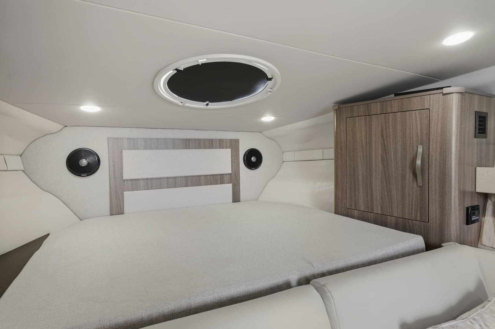 2021 Regal 33 Express
