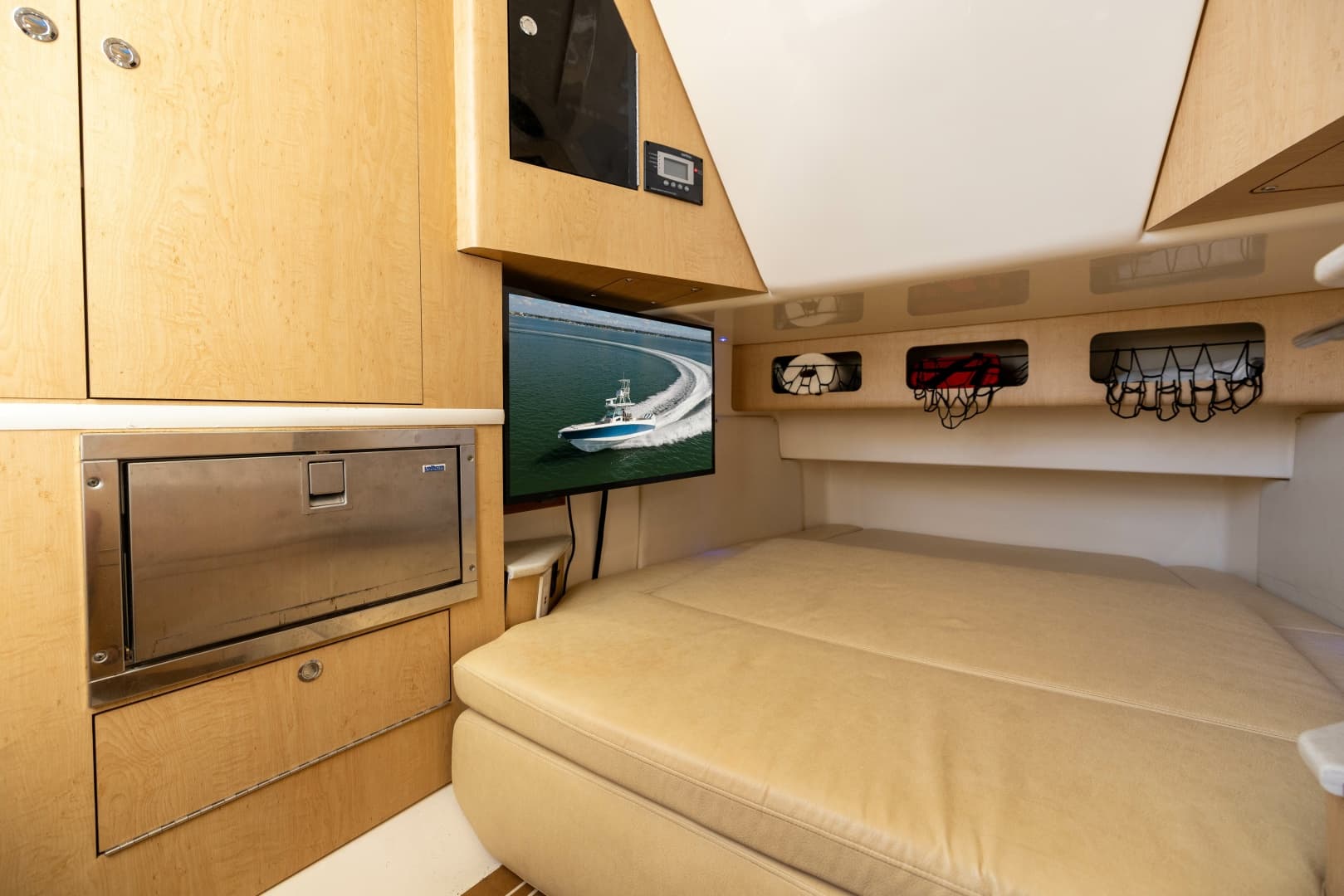 2017 Boston Whaler 370 Outrage