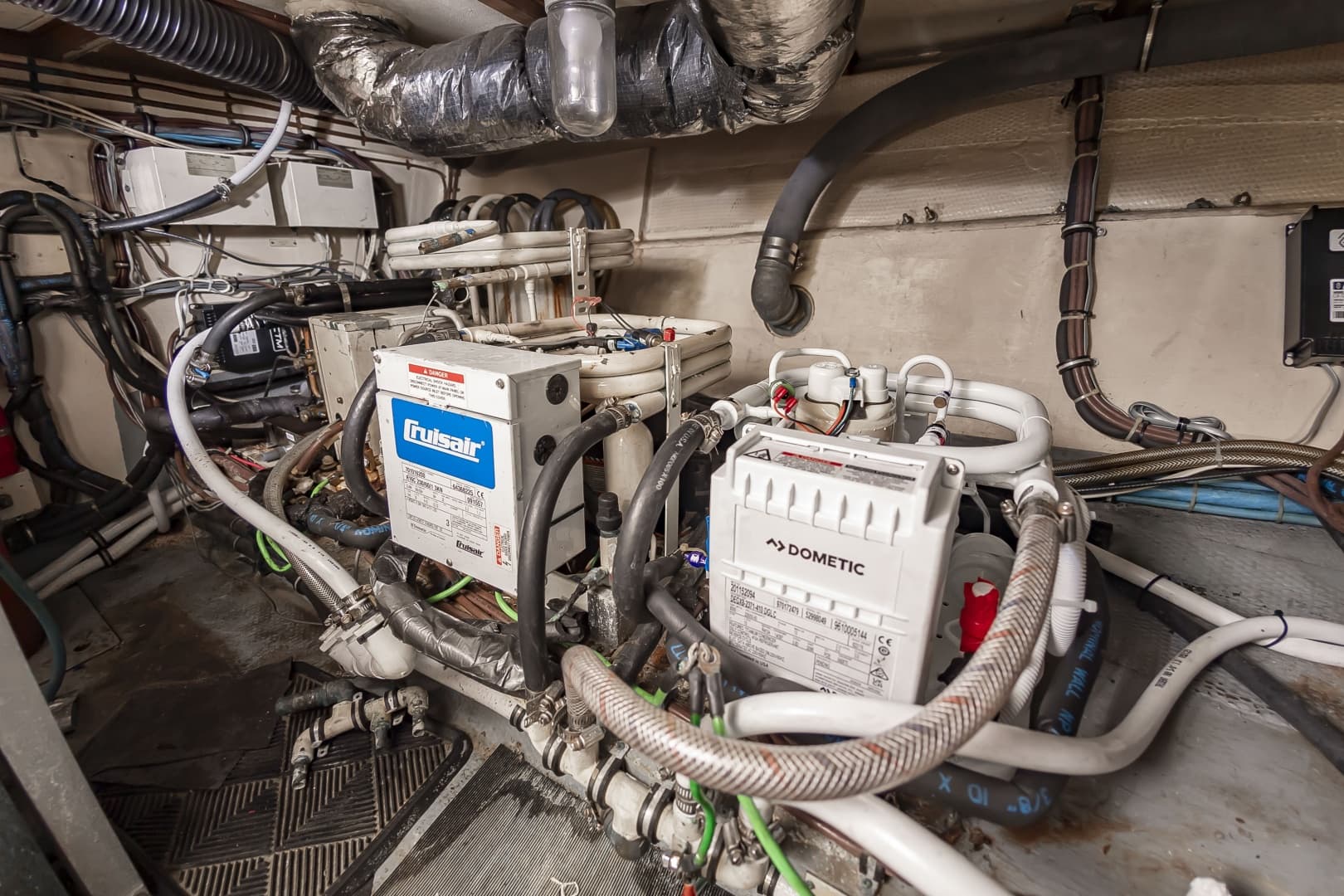 63Hatteras1987_096