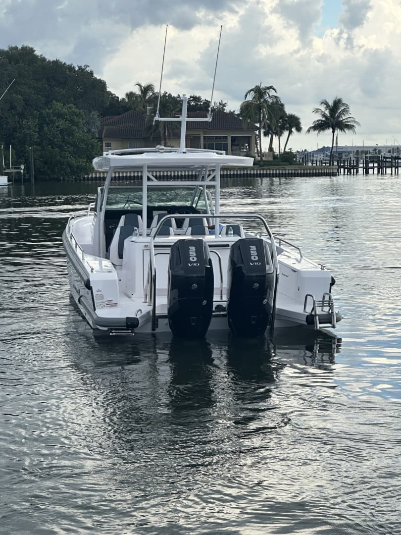 2024 Axopar 37 Sun Top