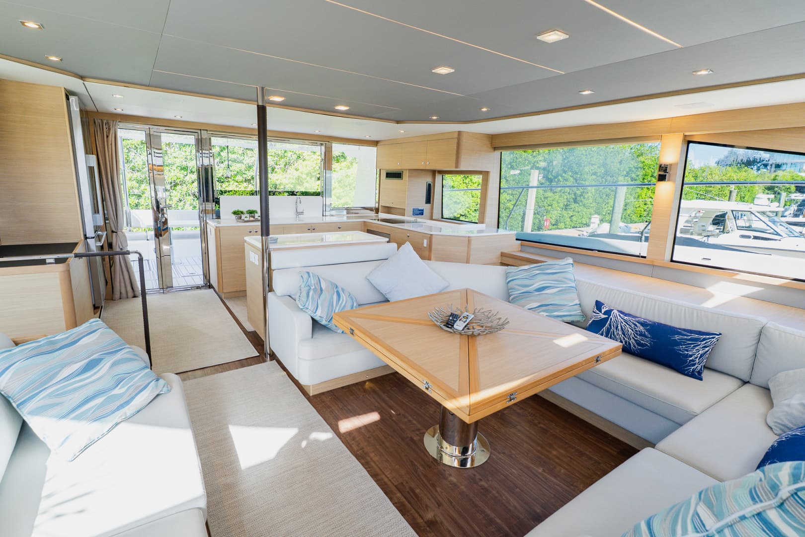 2022 Aquila 54 YACHT