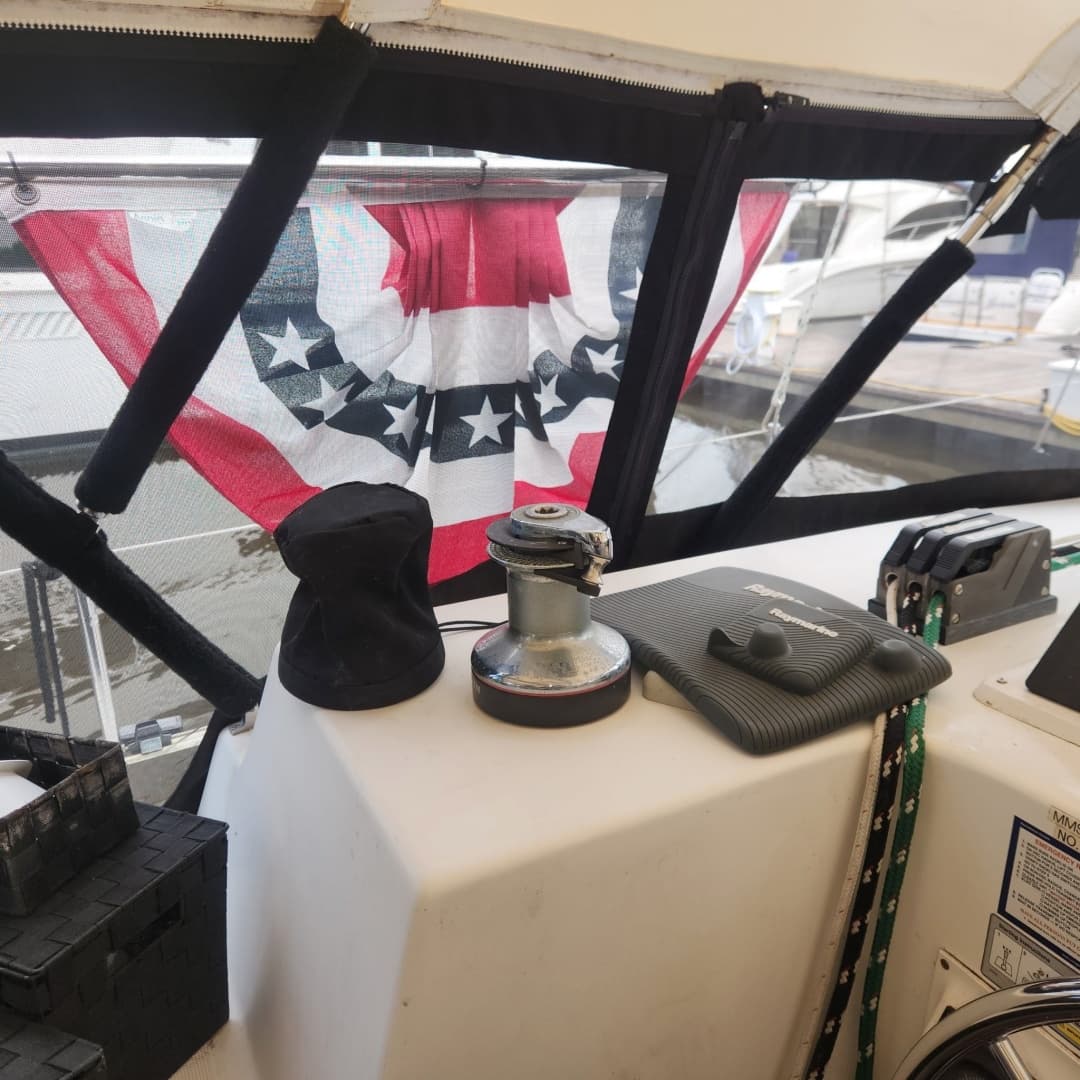 23 Cockpit Port Winch