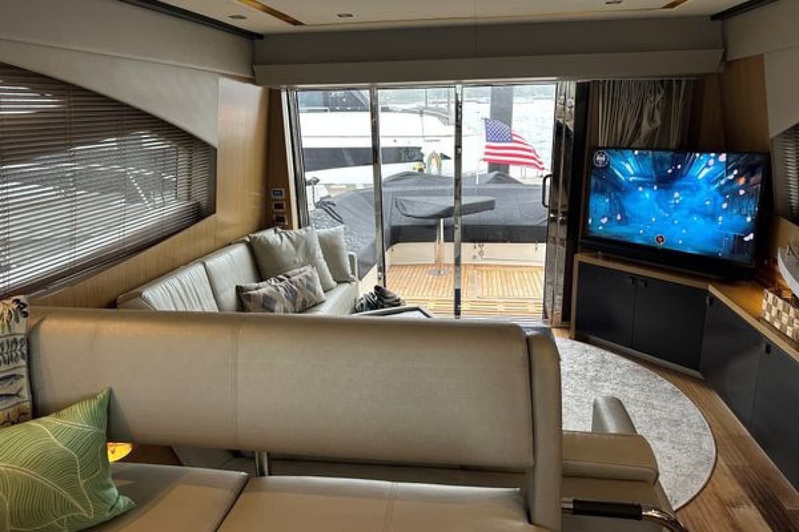 2018 Sea Ray L590