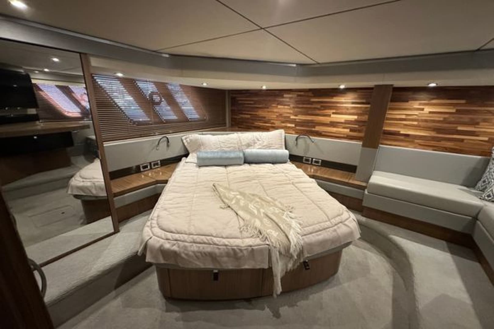 2018 Sea Ray L590